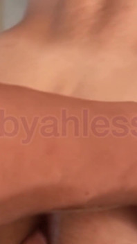 Bya Lessa – pancutan mani besar tanpa kondom