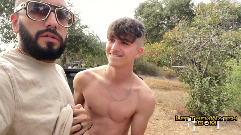 Let them watch: Veřejné šukání zachyceno hardcore anál velký výstřik! Nesestříhaný Twink