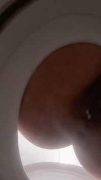 Bathroom-slave Voyeur Peeping on Bellealiz Peeing and Farting.