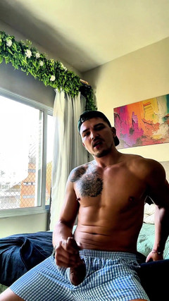 Tom Storm: Nikmati my jerk off