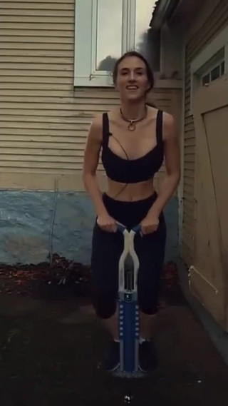 Piper Blush: Pogostick numaran var mı?