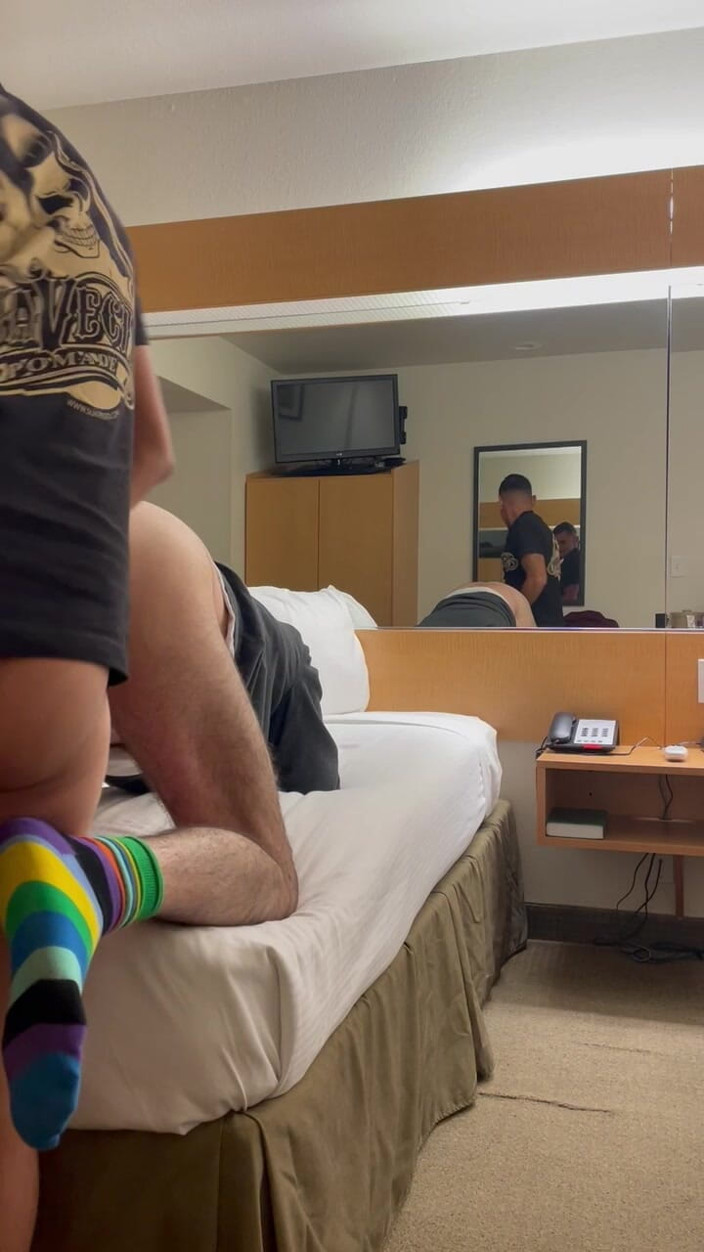 Texas-Toxicos: Titta på big dick latin papi knulla de vita pojkarna...