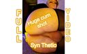 Syn Thetic: Transseksuele enorme cumshot met speeltje