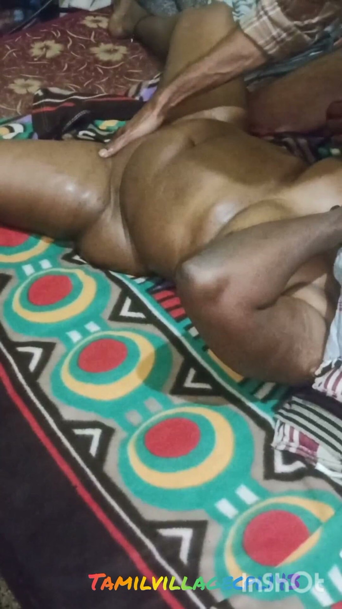 Video creta: Tamilská Vesnice Dusky Manželka V Domácnosti a Masér Část 2