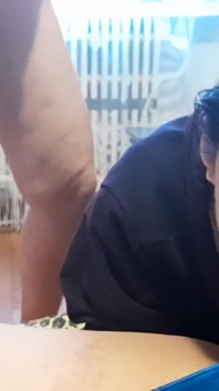 我们的继母监视我们的性爱，自慰和拍摄我们