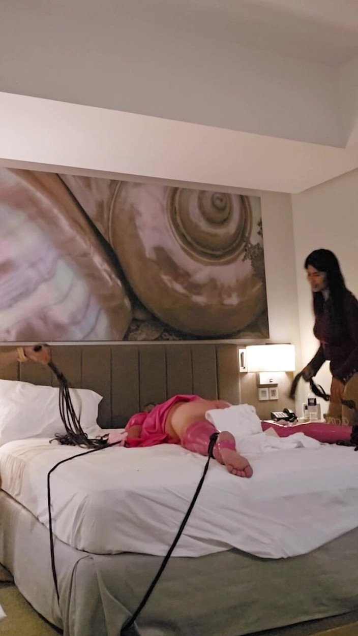 DominaFireOfficial: Ztrestala sissy děvka a 2 asijské Dommes