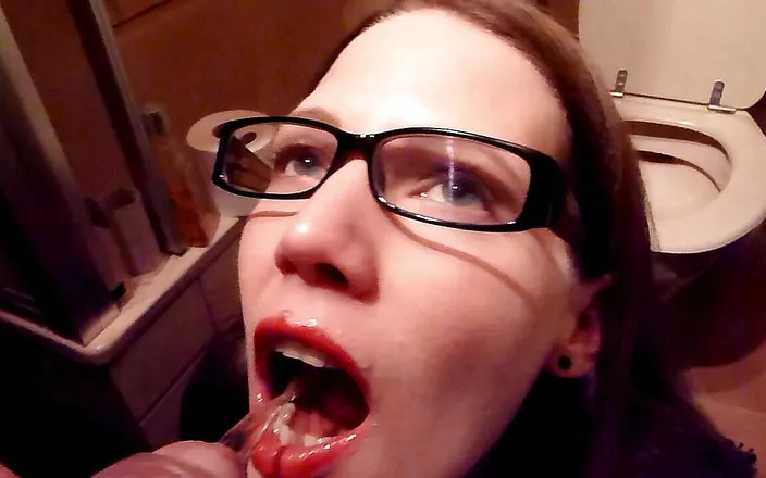 Viktoria Goo: German librarian with glasses used as pissdrinking slut
