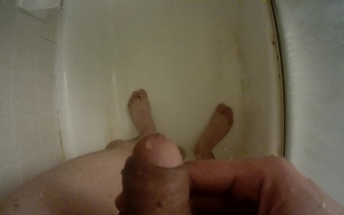 Z twink: Băiat adolescent care urinează un penis netăiat