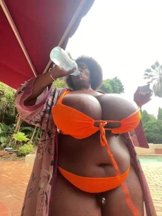 Legendary Booty Overdose: Vieni a riscaldarmi