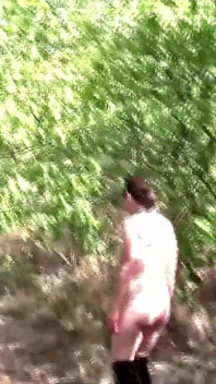 L’esclave Tih est punie pour marcher à poil