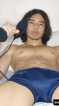 Ach, nemůžu odolat svému sexy tělu...