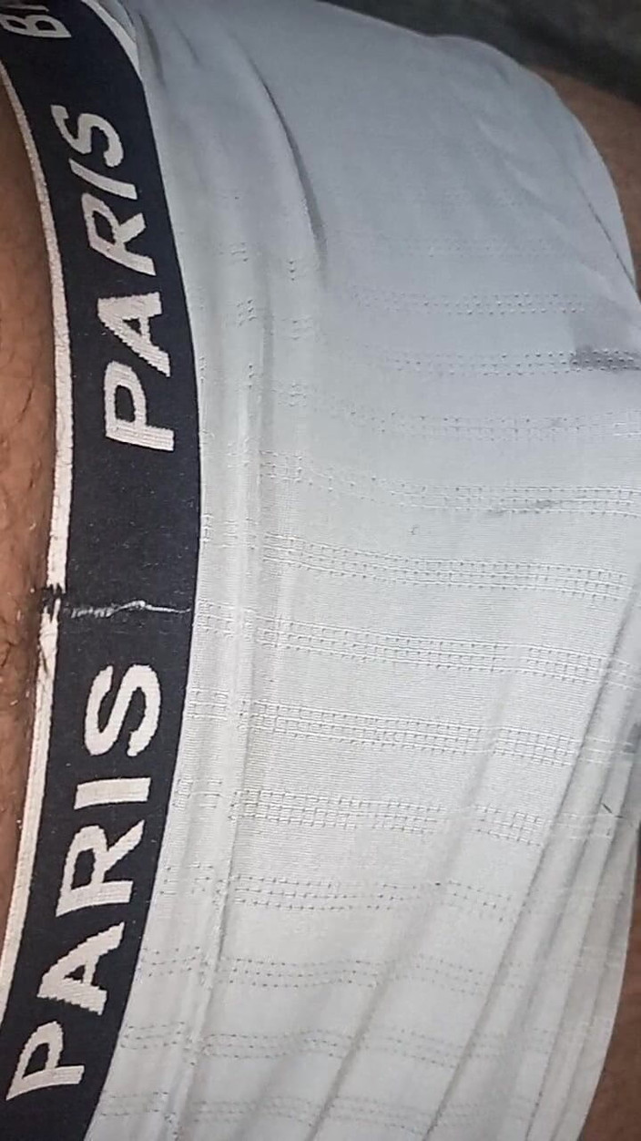 Sweet Indian cock: Ragazzo indiano si masturba all'aperto con un grosso cazzo