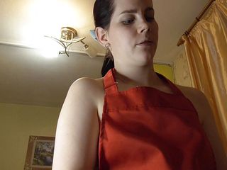 Anna Sky: Sexy reuzes Anna kookte haar jongen