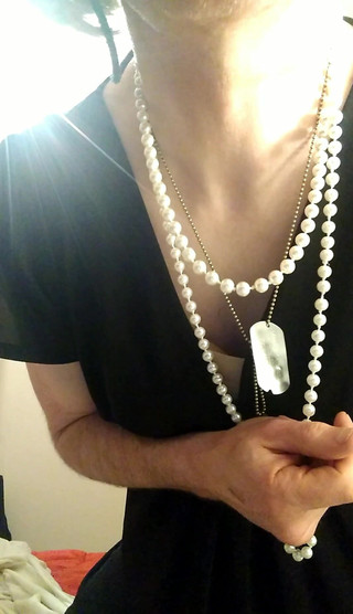 Cindy Belfast: Blonďatá Tgirl Cums