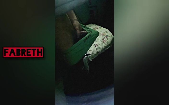 Fabreth films: Il giovane ragazzo prova a masturbarsi per la prima volta