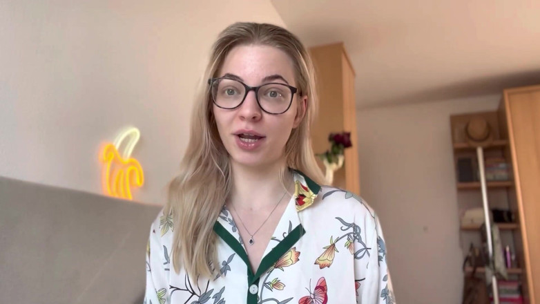 Goddess_Bella_Rae: Așa mă poți servi
