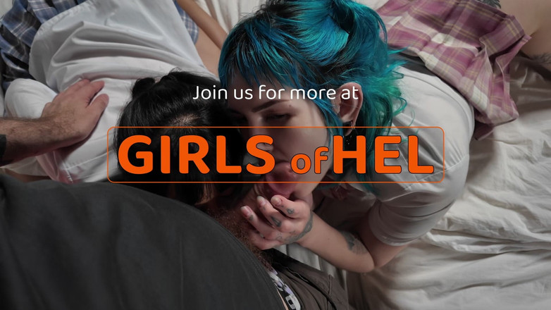 Girls of Hel: Міжнародні студентки - перший лесбійський досвід