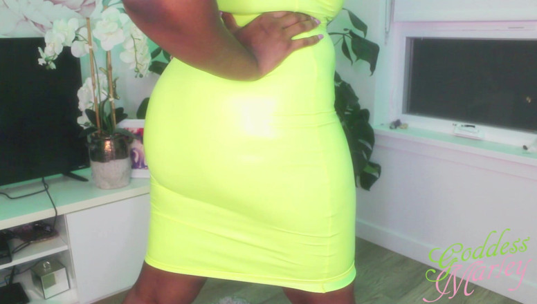 Goddess Marley: Squirt for My Rubbery Skirt!
