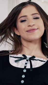 Petite girl Sofia Smith com grande sexo fome