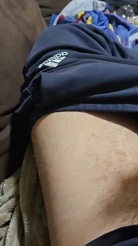 Junger Mann Mit Grossem Schwanz Spritzt Bis an Die Decke (2 Cumshots)