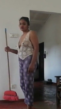 Desi-Bhabhi besloot een kans te geven aan stiefbroer