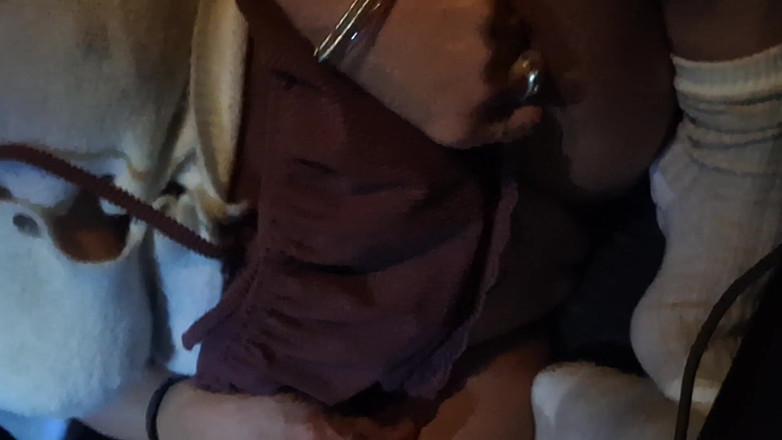 Dalish: kaar men meri gili choot ke saath khelna jabki premi...