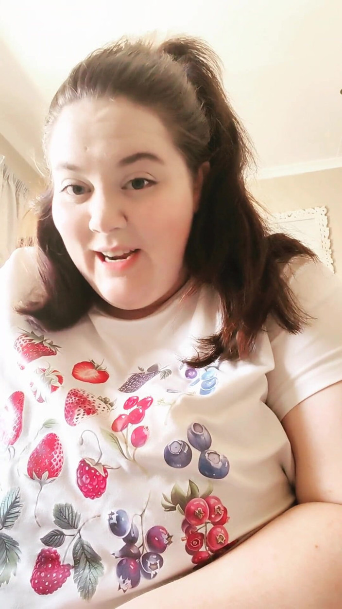 Aliceqii: POV Babysitter with Huge Tits Wants to Fuck