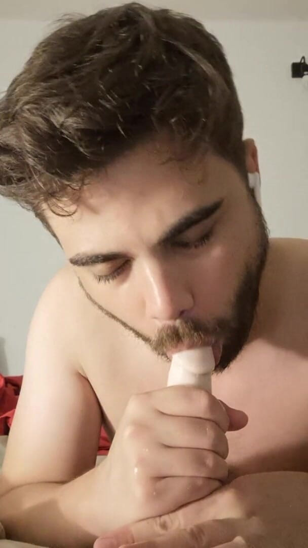 Beepied: Allenamento di pompino con il mio dildo- beepied