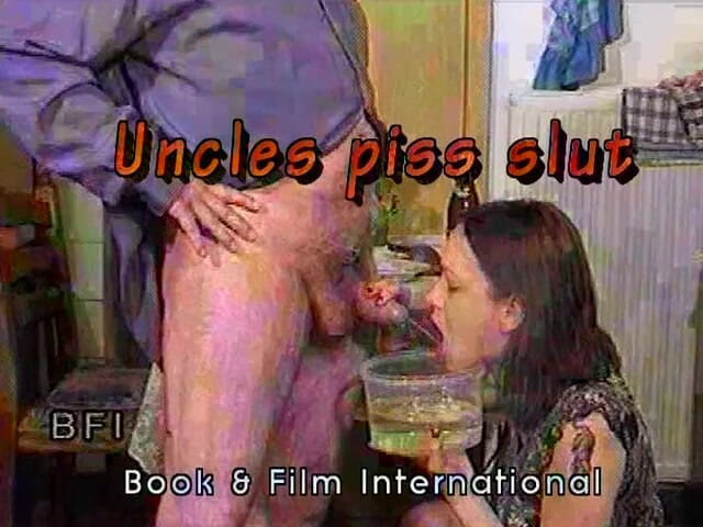 Pissing adventures: La ragazza pelosa piscia con il suo chiavatore