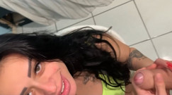 Camila Vegas: Zlobivá sousedka přišla do mé kanceláře, snědl mě a přinutila...