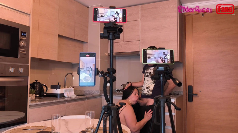 Riderqueen: Video per i fan - il figliastro visita la matrigna in...