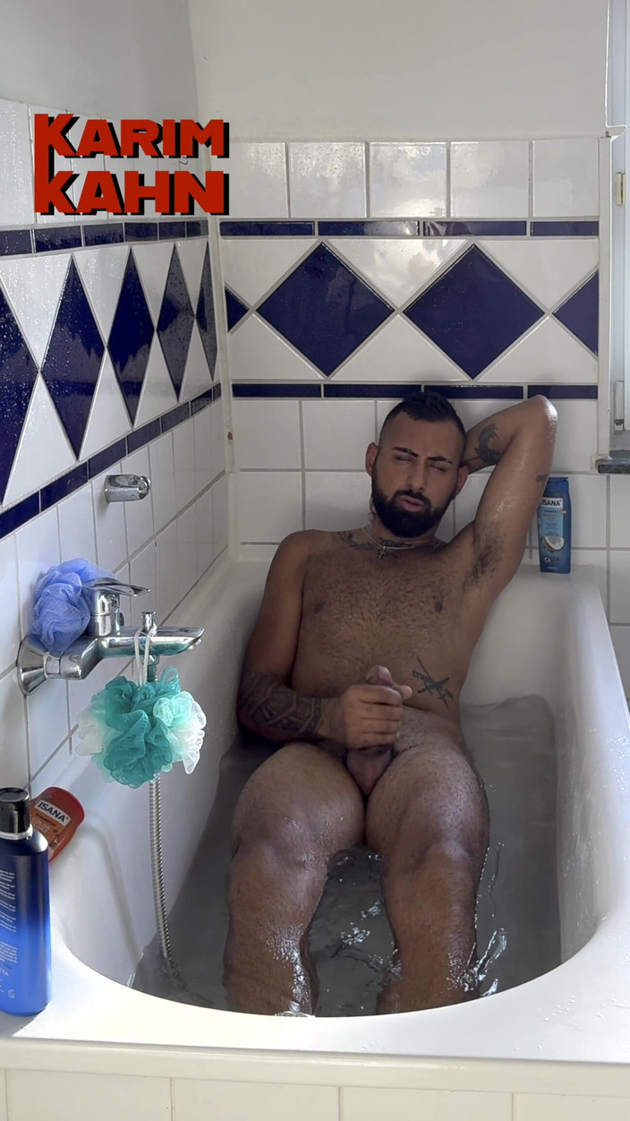 Karim Kahn: Я випадково собі в рот у ванну