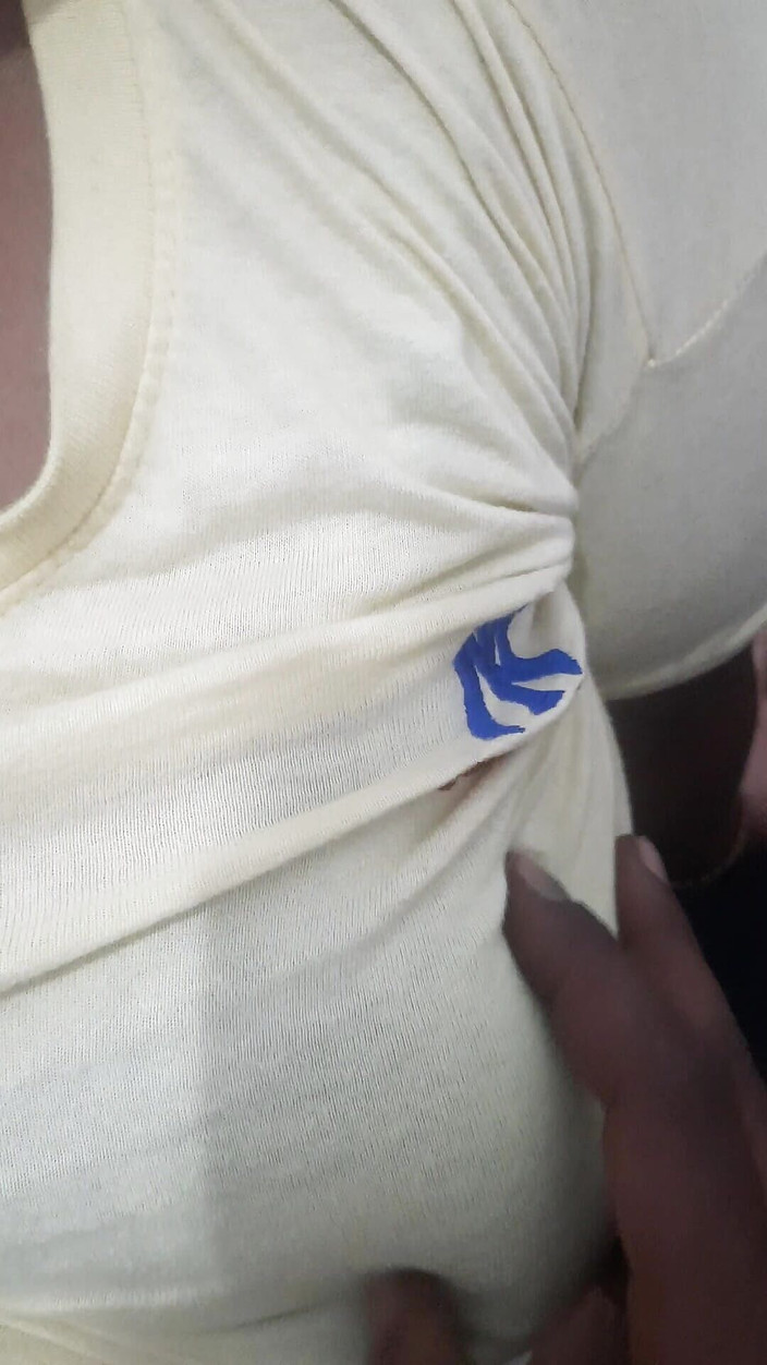 Santhi89: 泰米尔热阿姨为老公打手枪