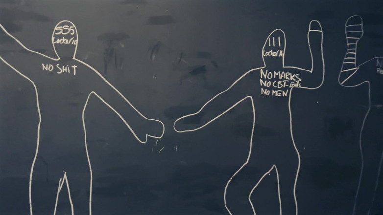 Mistress April: Dominatrix meesteres April - drie slaven met één zweep!