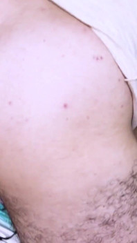 Il mio migliore ha lasciato il videogamer alle spalle e mi ha fatto scopare il culo in modo molto gustoso