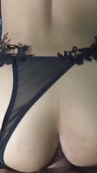 La mia matrigna mi scopa nella sua posizione alla pecorina quando il patrigno è via