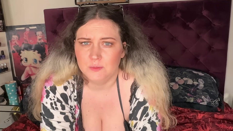 MissFFW: Une BBW fertile excitée vous supplie de l’insémine