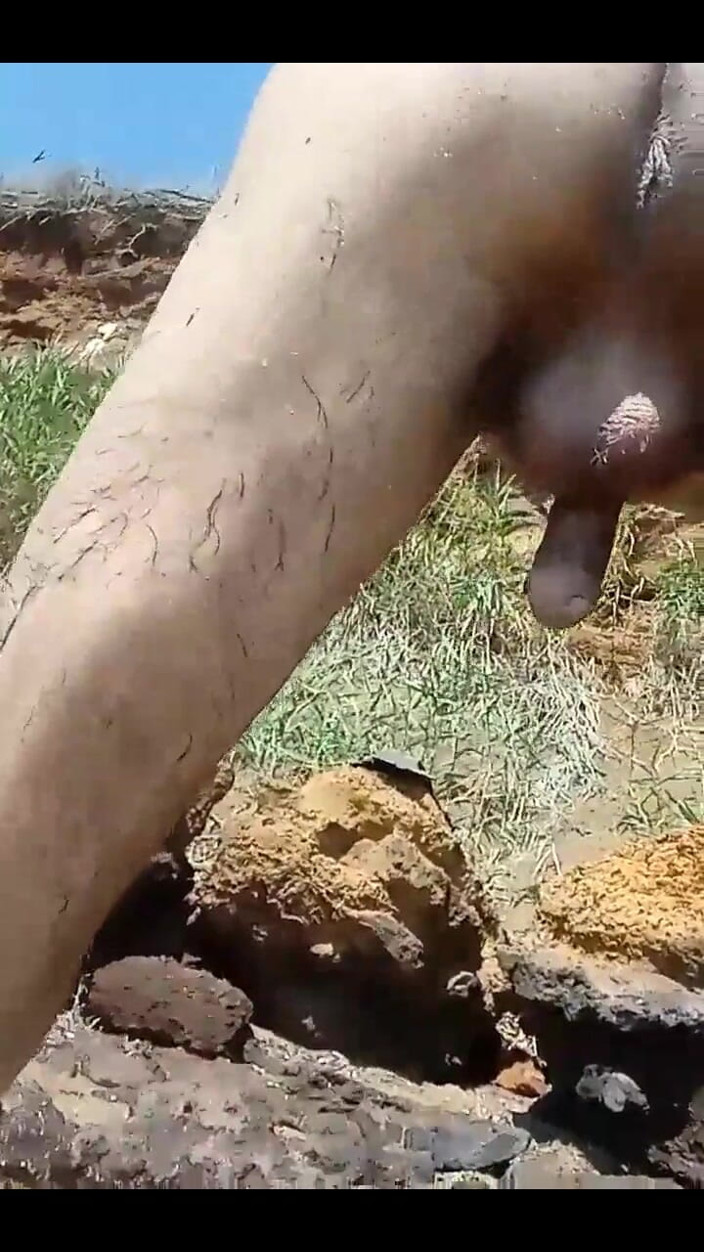 MaxonFF: Esibizionismo. Cammina nuda in spiaggia.
