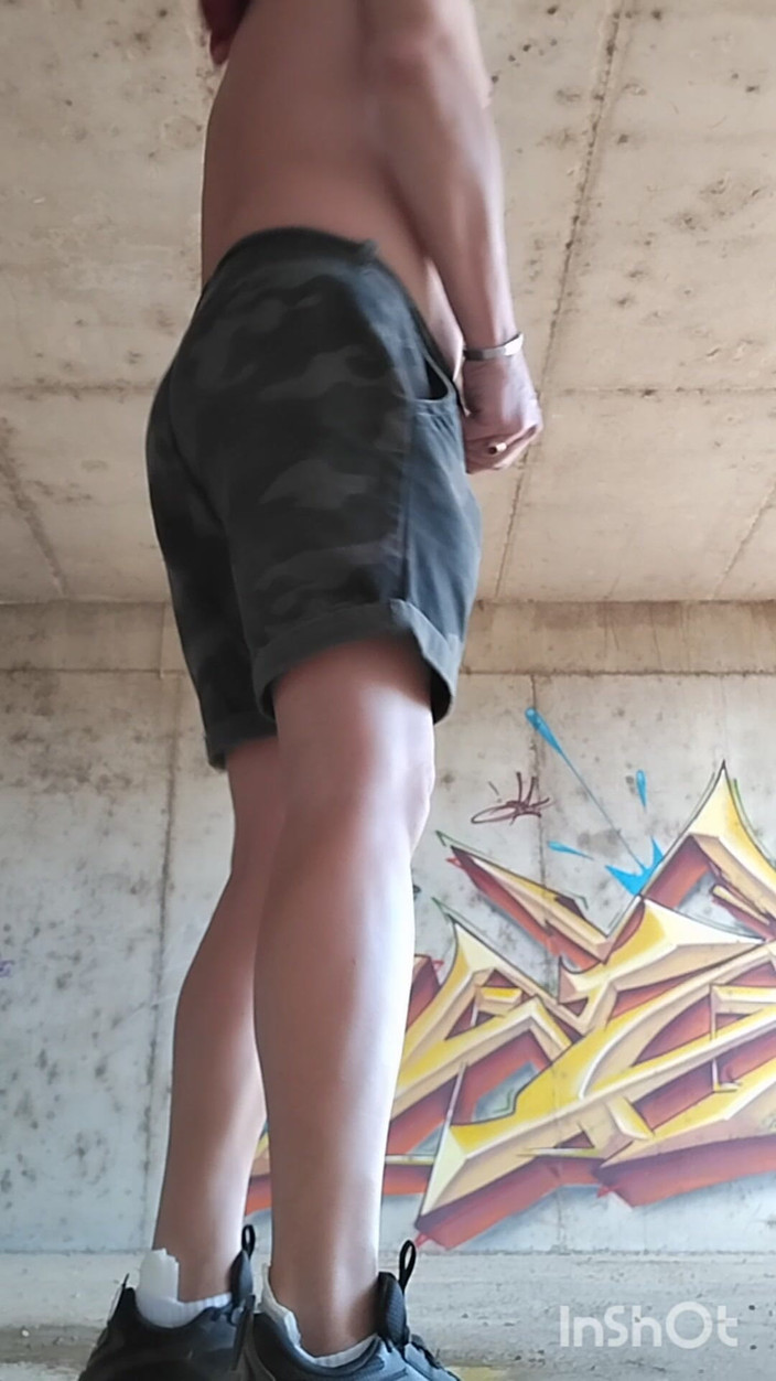 Morbosete000: Venkovní chcaní a ukazování tanga