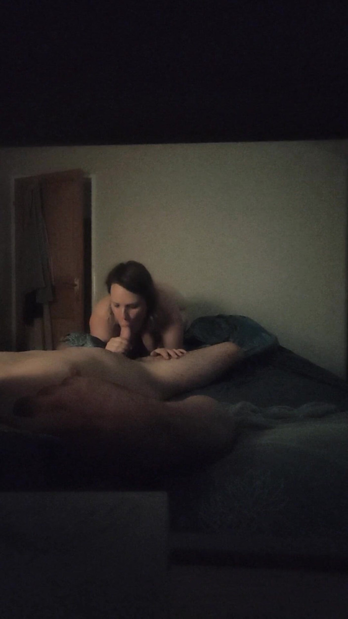 Titi77: Maman Généreuse Suce Jusqu'à La Dernière Goutte De Sperme