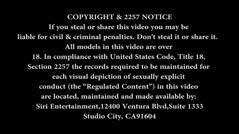 Siri Pornstar: Siri chupa um fã!