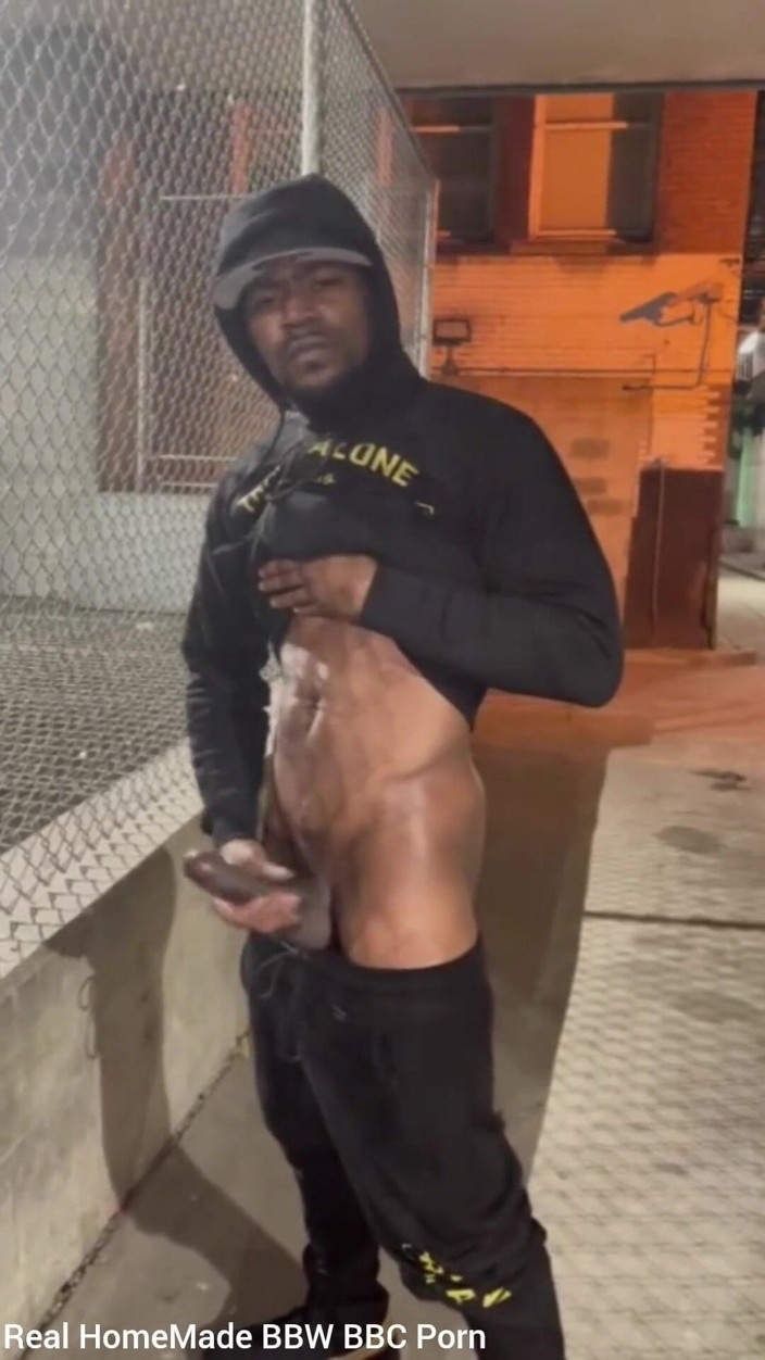 Big black cock BBCee: Corrida al aire libre acariciando mi gran polla negra