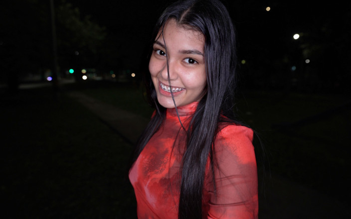 Drilled: Novia cachonda no puede esperar para llegar a casa y...