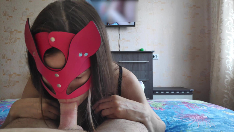 Sasha Green: 포르노를 보면서 펠라를 해주는 친구의 의붓딸