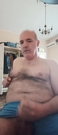 Vyvrcholím, když se dívám na Francescinu mulatskou postavu!