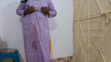 Skakoi: Une fille desi célibataire pose la vidéo réelle la plus...