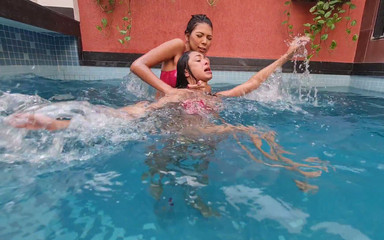 FetishKing: PODVODNÍ OVLÁDÁNÍ VZDUCHU - DOMINA IZABELA A OTROK JENNY