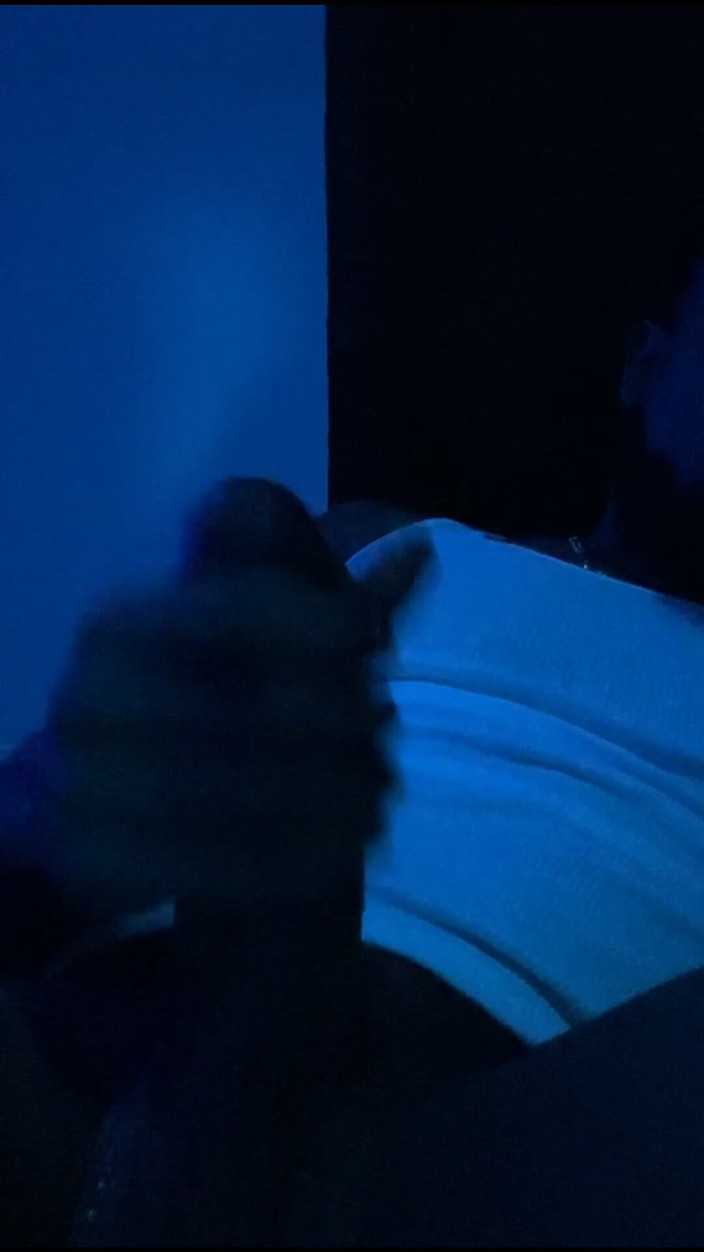 Haitianpapicho: Regarde-moi caresser ma grosse noire