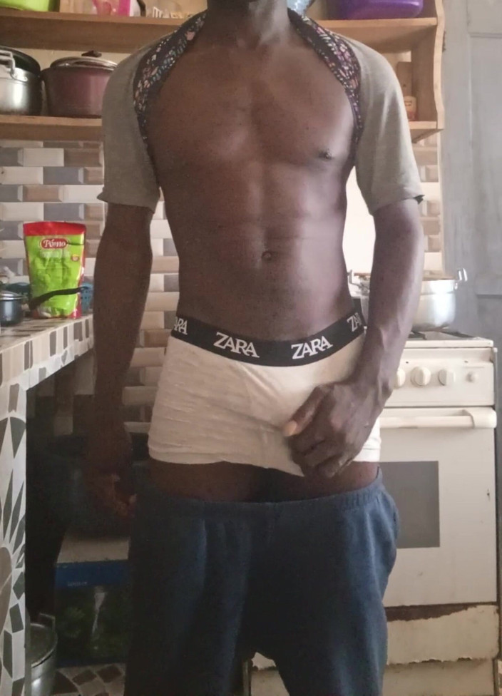 WildFreakBottom: Zuřivě jsem si honěl, dokud moje tlusté nálože nevystříkaly tolik...