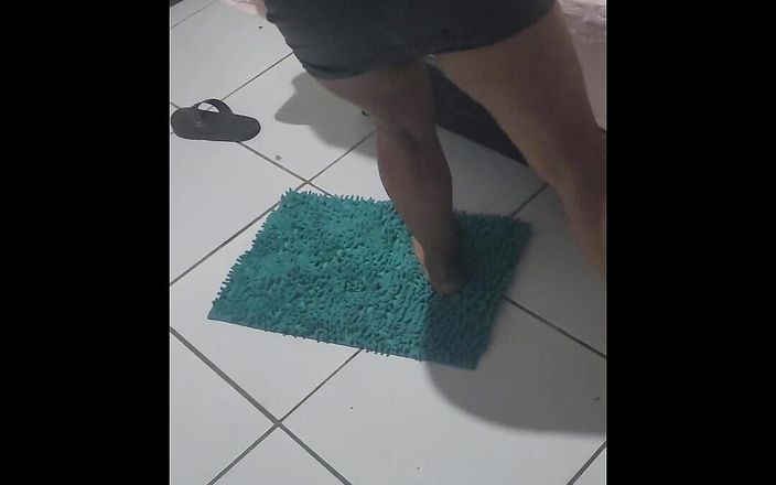 Anal brasileiro: Pokojówka robi łóżko z tą spódnicą, myślę, że to było dokuczać mi,...